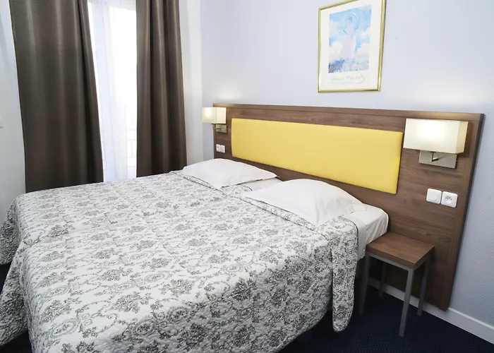 فندق Ambassadeur باريس