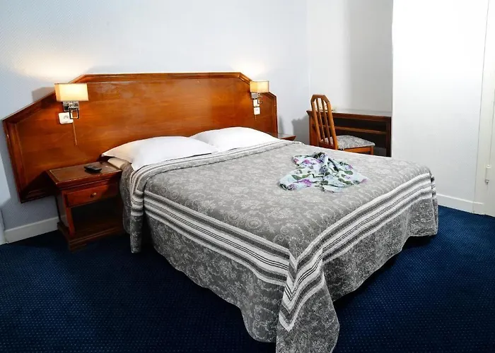 Ambassadeur 3* باريس