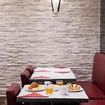 Отель Ambassadeur 3*