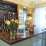 Отель Ambassadeur 3*