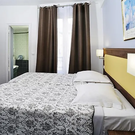 Ambassadeur Hotel 3*
