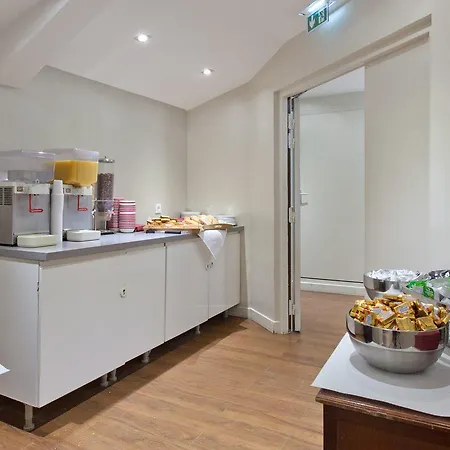 앰배서더 호텔 파리