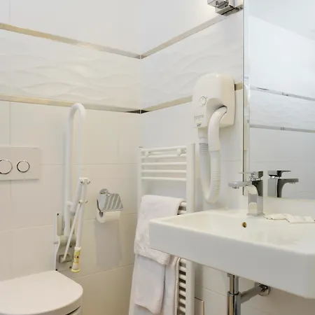 Ambassadeur 3* Paris