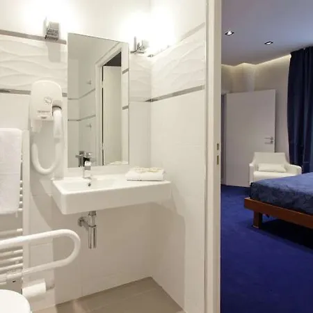 Ambassadeur Hotel 3*
