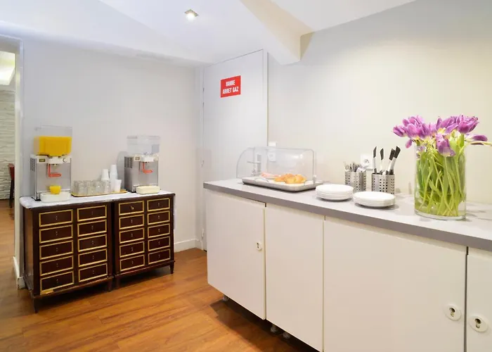 Ambassadeur Отель