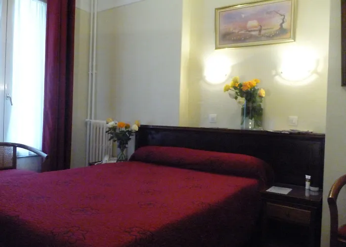 Отель Ambassadeur 3*