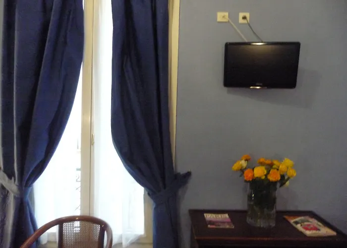 Отель Ambassadeur