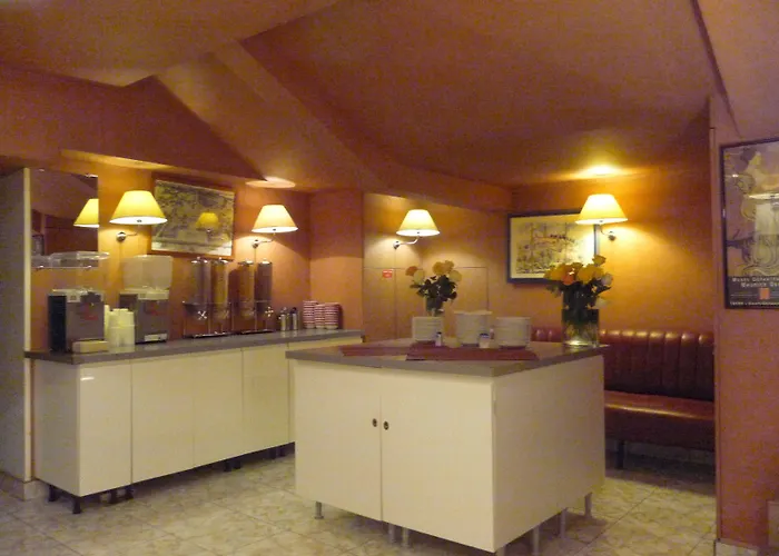 Отель Ambassadeur Париж