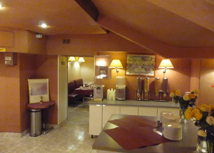 Отель Ambassadeur Париж