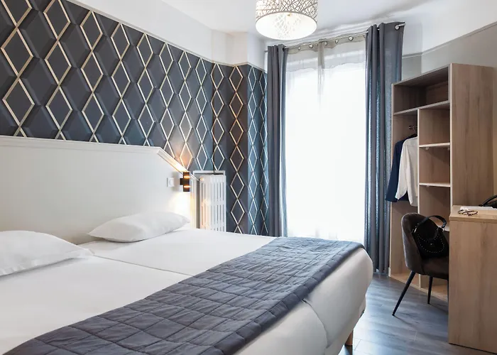 Ambassadeur 3* Париж